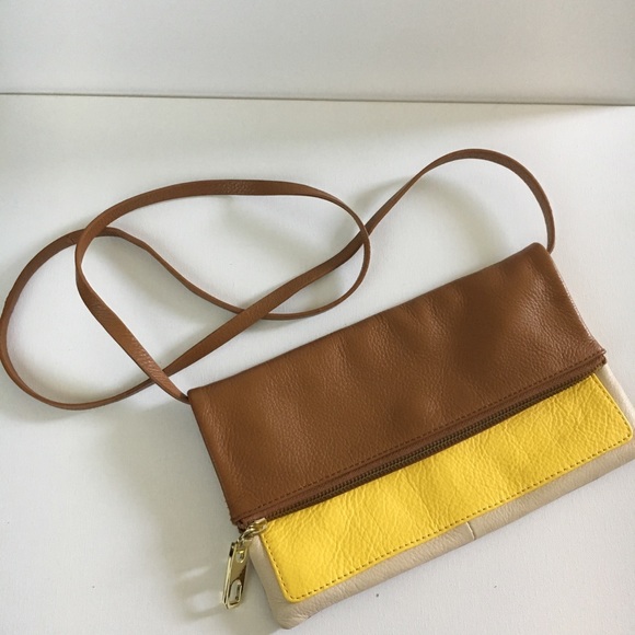 GAP Handbags - ❤️HP❤️ Color Blocked Purse!